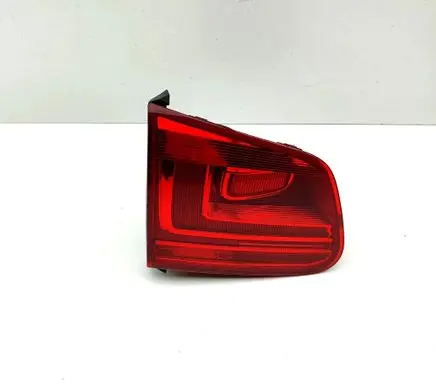 Volkswagen Tiguan Tailgate rear/tail lights 5N0945093G