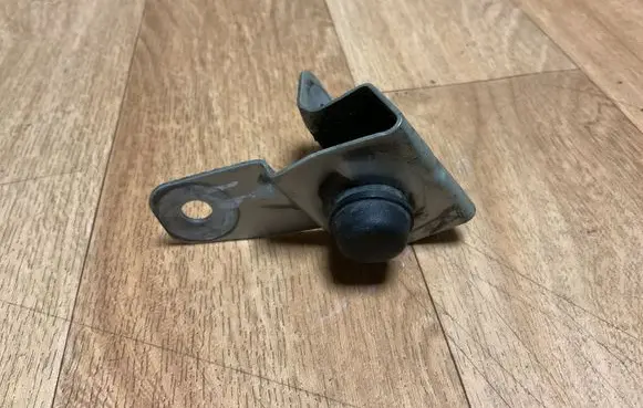 Opel Insignia A Radiator support slam panel bracket 13248768