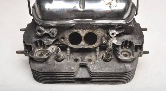 Volkswagen Beetle 1300 Engine head 