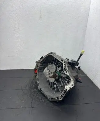 Opel Vivaro Manual 6 speed gearbox PF6050 320109931R 8200460604