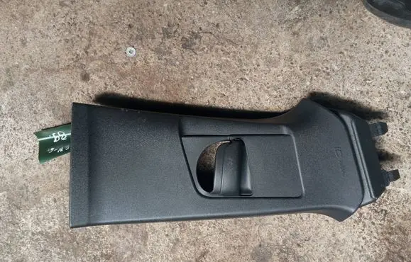 Volvo V40 (B) pillar trim (top) 31102350