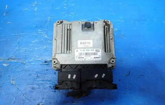 Opel Corsa D Engine control unit/module 55590420 0281019088