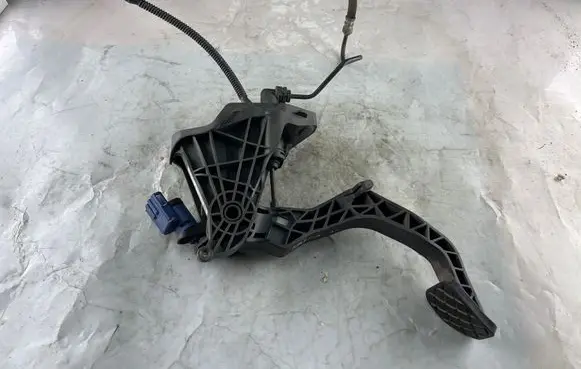 Clutch pedal