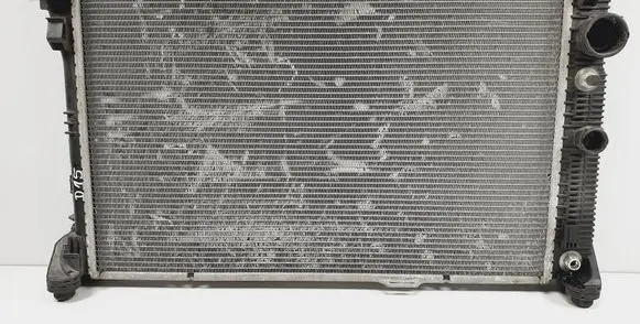 Mercedes-Benz E W211 Coolant radiator A2045003603