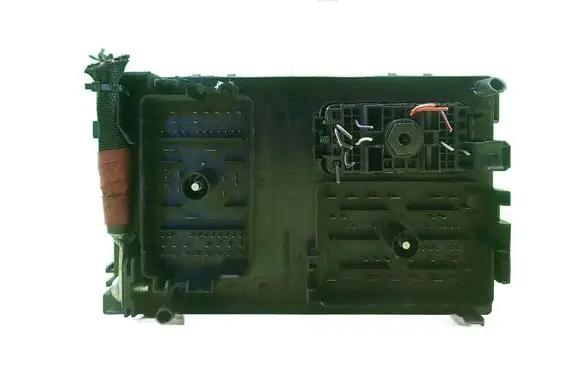Opel Ampera Fuse box set 1110117AD BEZPIECZNIKOW