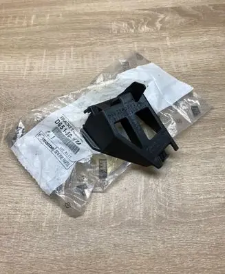 Mazda 2 Front bumper mounting bracket D65150161A D65150161
