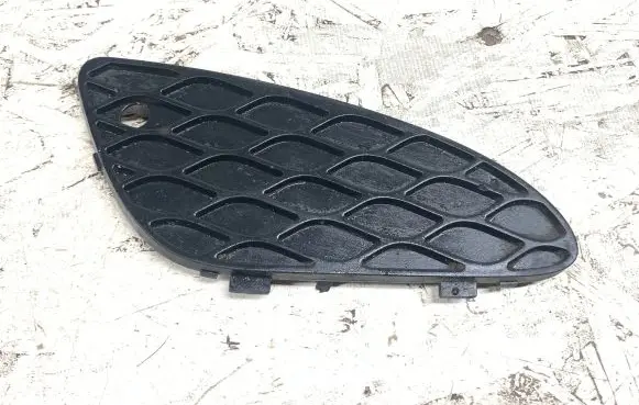 Mercedes-Benz E W211 Front bumper lower grill A2118850253