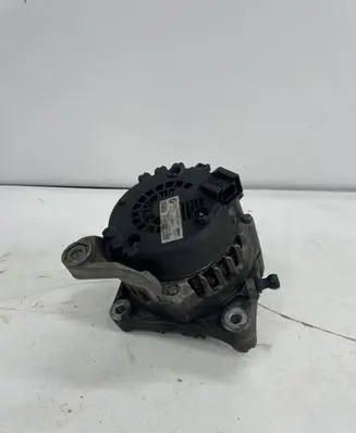 BMW 5 F10 F11 Generator/alternator 7807187 S36AN10 2543517B
