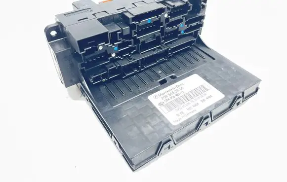 Mercedes-Benz CLK A209 C209 Fuse module 2095452001 5DK00848513
