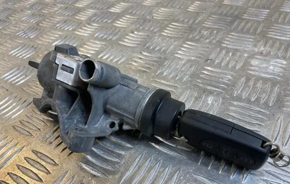 Audi A4 S4 B6 8E 8H Ignition lock 4B0905851F 4B0905851