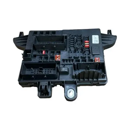 Opel Insignia A Fuse module 2273776803
