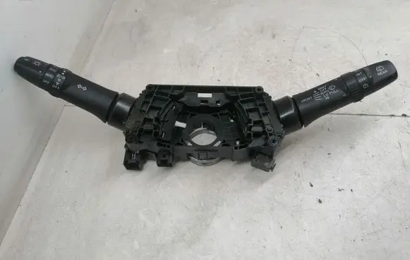 Mitsubishi ASX Wiper turn signal indicator stalk/switch 17G688