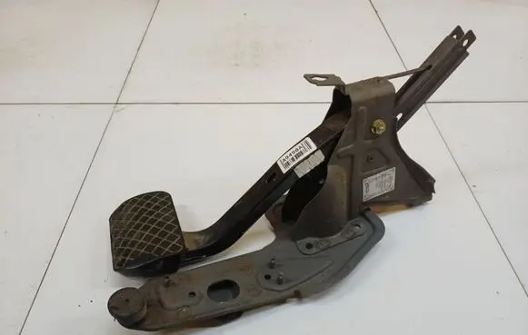 Volkswagen Transporter - Caravelle T5 Brake pedal 7H1723057