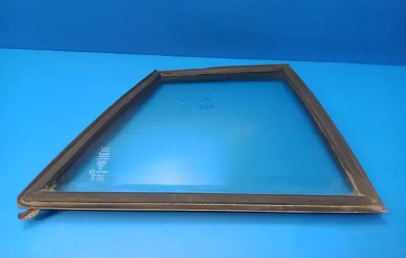Jaguar XJS Rear side window DGM31800