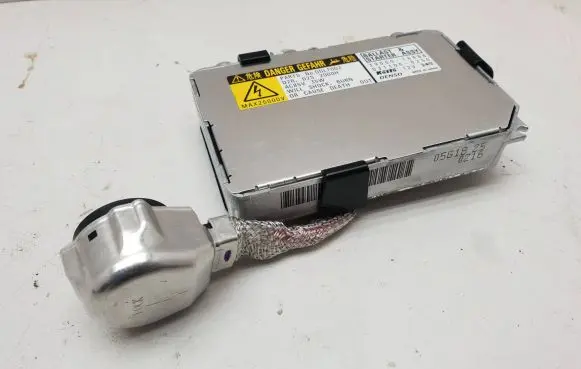 Land Rover Discovery 3 - LR3 Headlight ballast module Xenon 3900016488 0311000250
