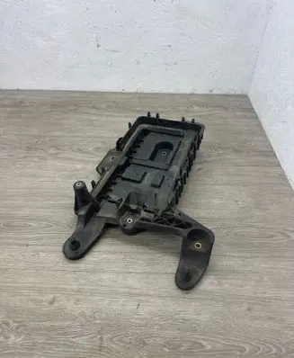 Volkswagen Caddy Battery tray 1K0915333