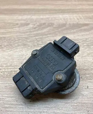 Audi A4 S4 B5 8D Ignition amplifier control unit 8D0905351