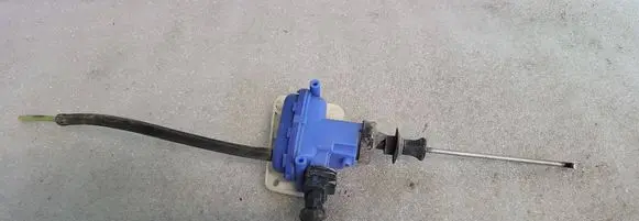 Audi 100 200 5000 C3 Central locking vacuum pump 893862153C