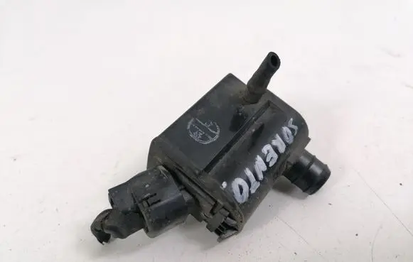 KIA Sorento Windscreen/windshield washer pump 985102J000