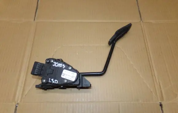 Suzuki Ignis Accelerator throttle pedal 9204283AE