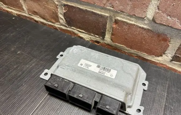 Renault Clio IV Engine control unit/module ECU 237105337R A2C99722200 237107314R