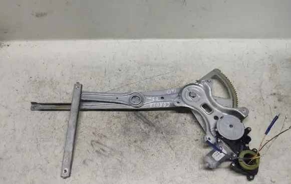 Toyota Corolla Verso AR10 Rear door window regulator with motor