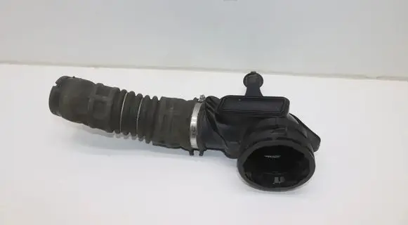 Maserati Ghibli Air intake hose/pipe 670038738