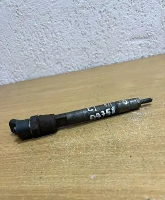 Mercedes-Benz A W168 Fuel injector A6680700287 D9758
