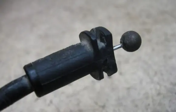 Engine bonnet/hood lock release cable