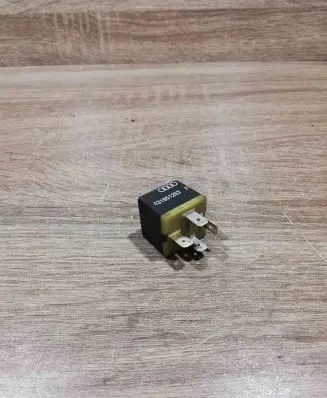 Audi A6 S6 C5 4B Other relay 431951253h