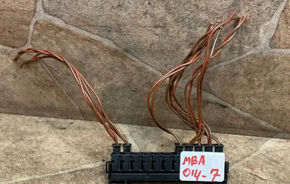 Mercedes-Benz SL R230 Voltage converter inverter A0025467940