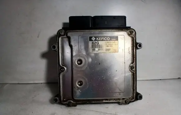 Hyundai i30 Engine control unit/module 391222B080 9030936128A1