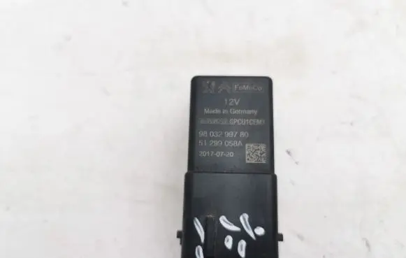 Glow plug pre-heat relay