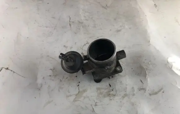 KIA Sorento Throttle valve