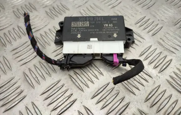 Volkswagen PASSAT B8 Parking PDC control unit/module 5Q0919294L
