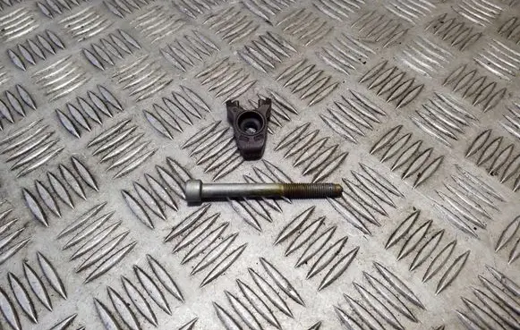 Jaguar XF X250 Fuel Injector clamp holder