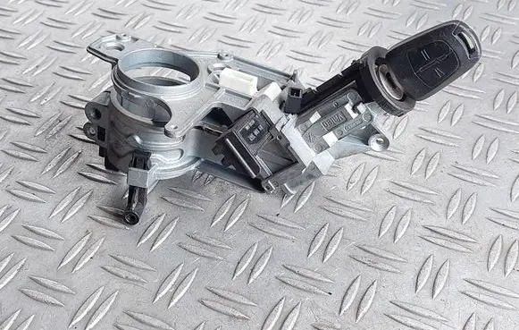 Opel Zafira B Ignition lock 281726 19646A220A