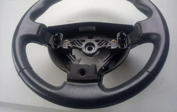 Nissan Qashqai+2 Steering wheel