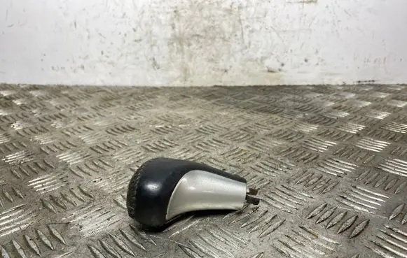 KIA Sorento Gear lever shifter trim leather/knob