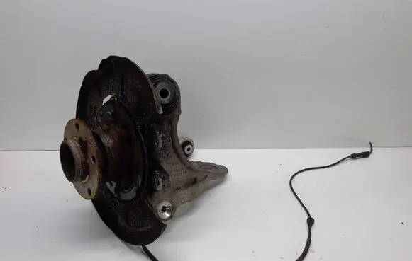 BMW X5 E70 Rear wheel hub 6770981