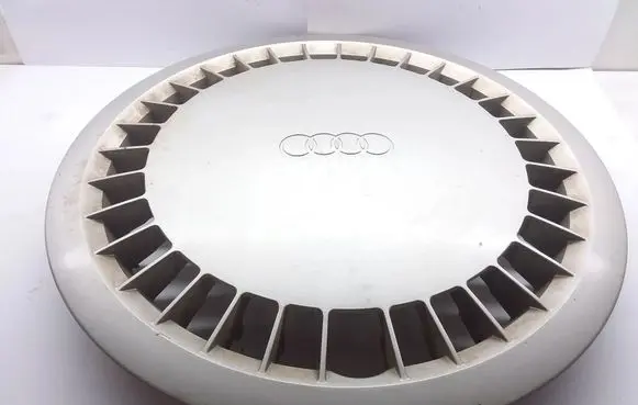 Audi 100 200 5000 C3 R14 wheel hub/cap/trim 443601147A 443601147B