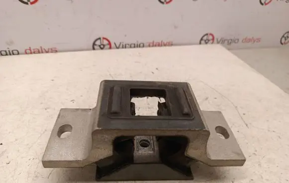 Renault Master III Engine mount bracket 8200676857