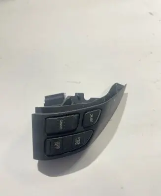 Honda CR-V Steering wheel buttons/switches M33491 111211