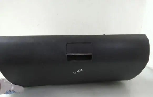 Mercedes-Benz B W245 Glove box