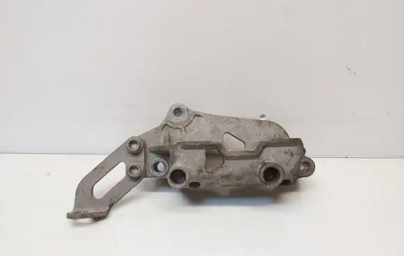 Skoda Yeti (5L) Engine mounting bracket 03F199275