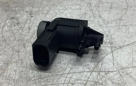 Audi A4 S4 B8 8K Vacuum valve 1K0906283A