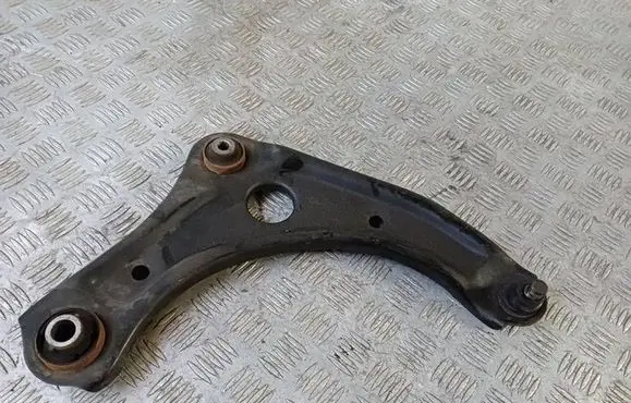 Nissan Note (E12) Front lower control arm/wishbone