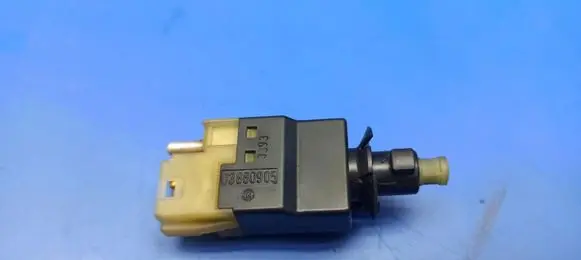 Mercedes-Benz S W140 Brake pedal sensor switch 0005459909 03880905