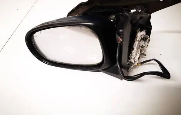 Nissan Almera Tino Front door electric wing mirror e11015541