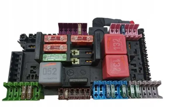 Mercedes-Benz C W205 Fuse box set A2139068801
